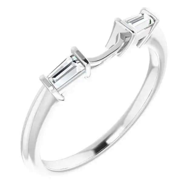 18K White Band Mounting Emerald Ring