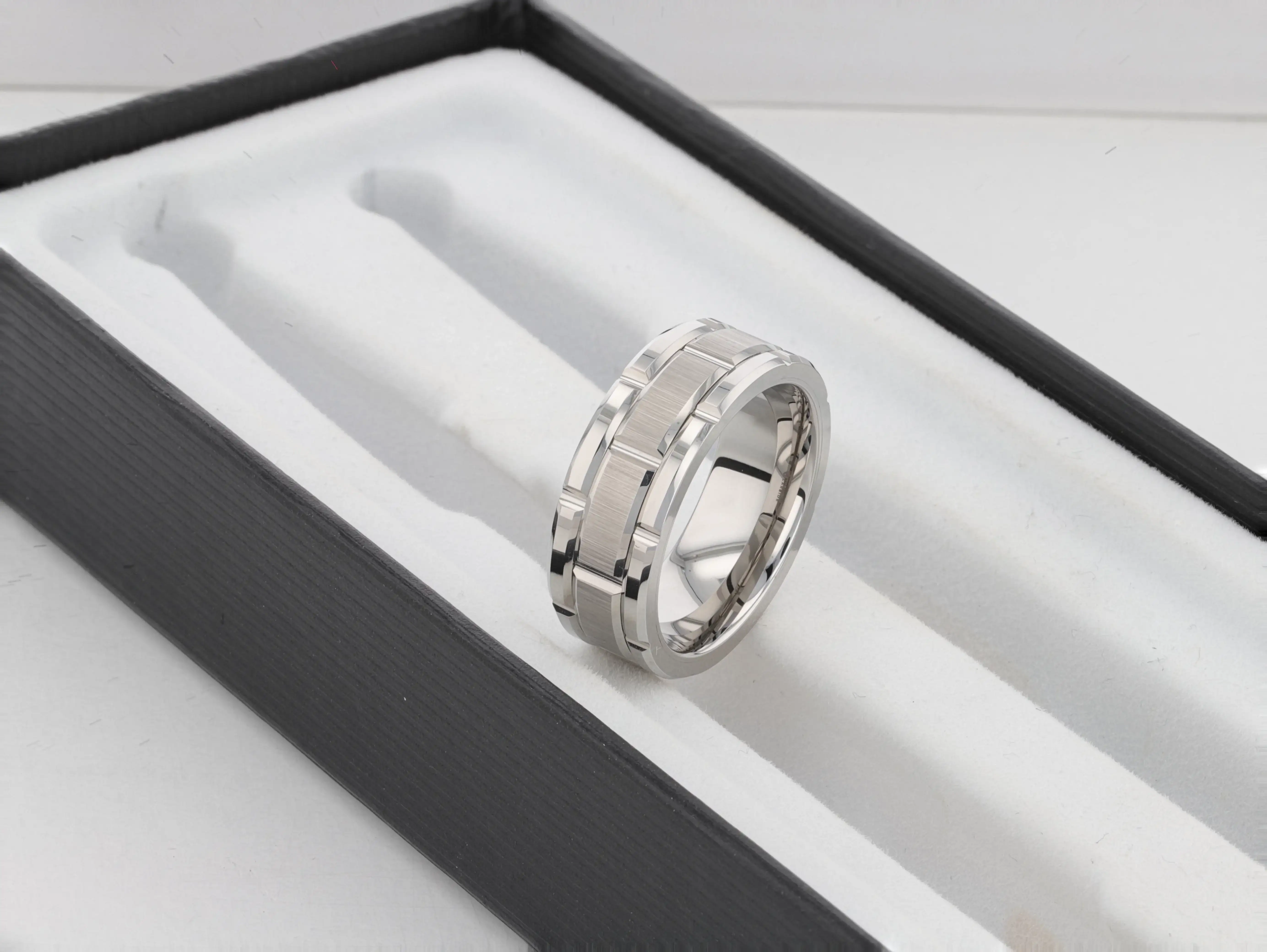WARWICK Beveled Tungsten Carbide Wedding Band with Brush Finished Center and Alternating Grooves - 8mm - Image 8